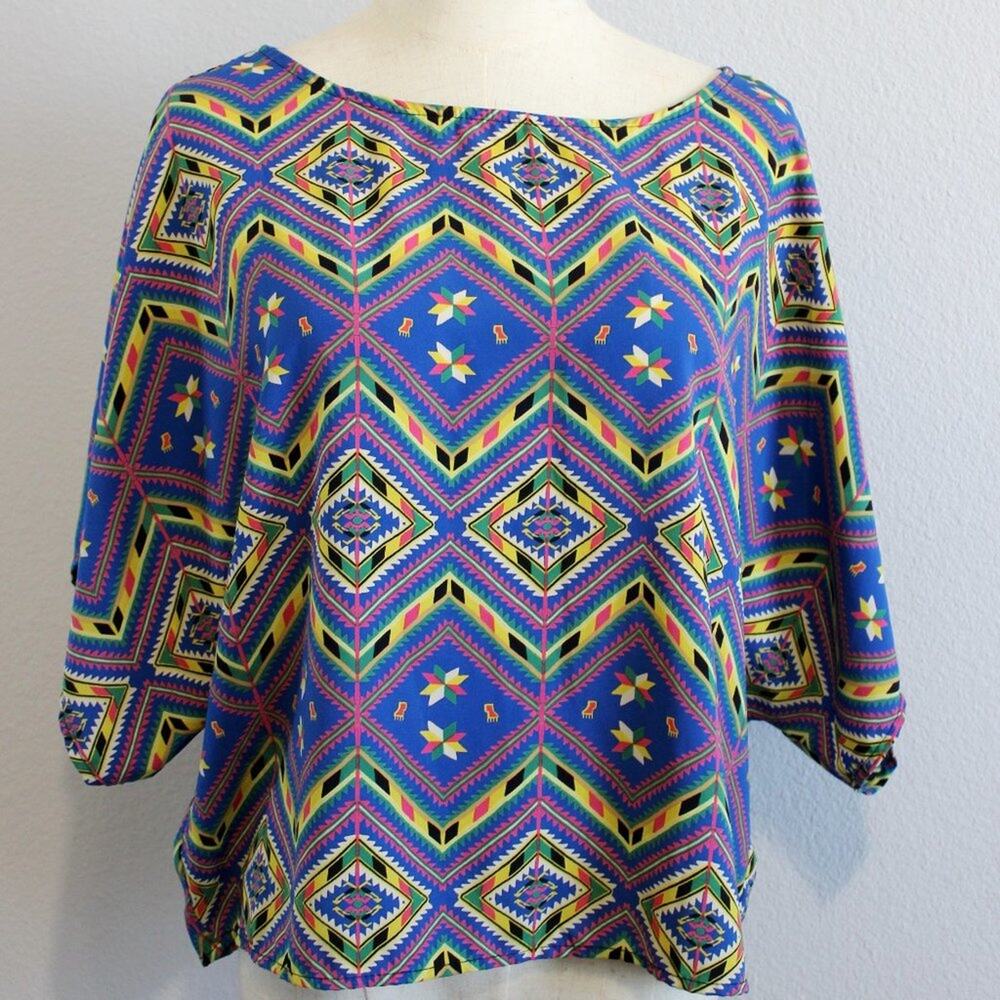 Boho Blouse Size Medium Tribal Print Very Colorful